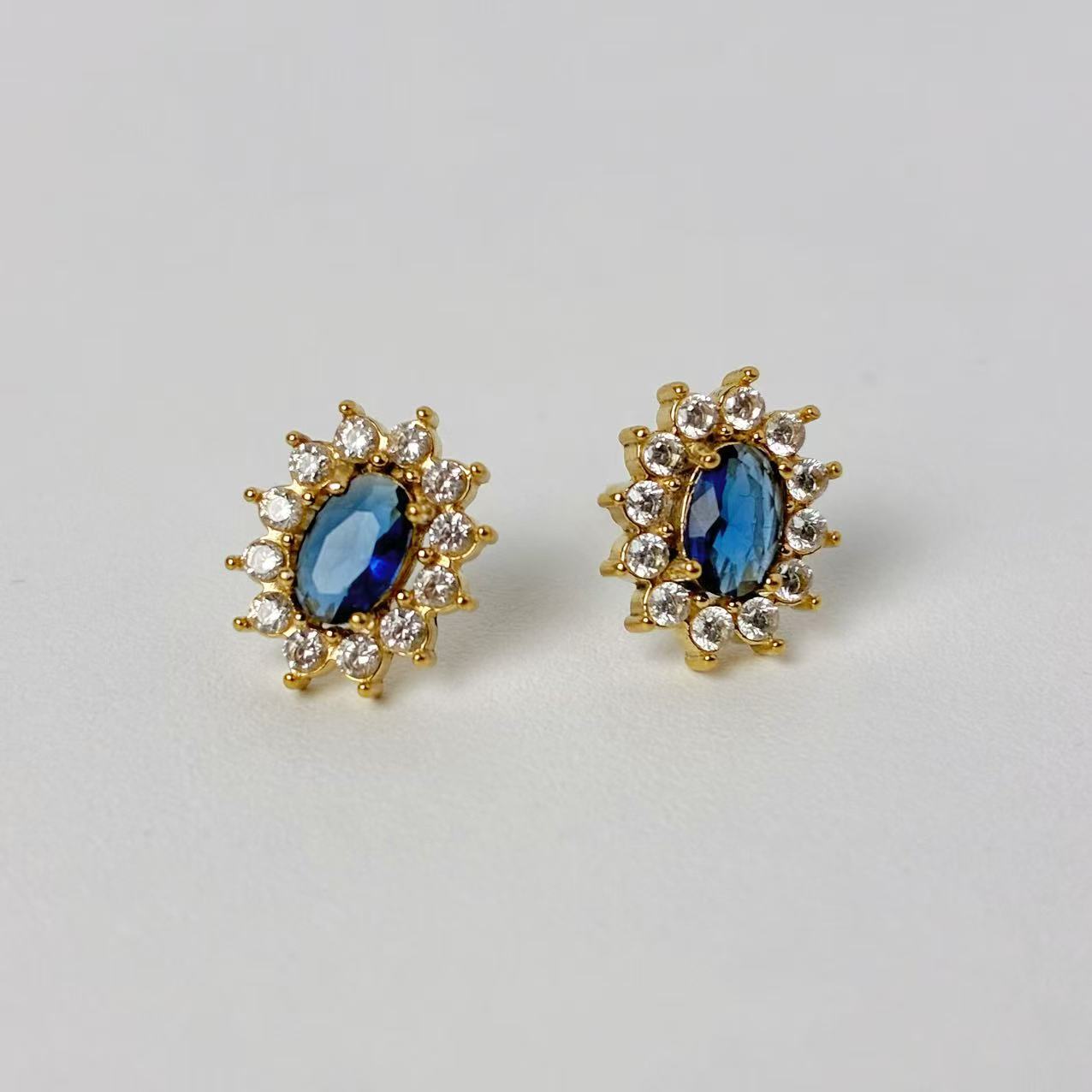 Orecchini a Stella Ardente