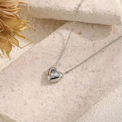 Collana “Battito Prezioso” – Pendente a Cuore dal Fascino Intimo