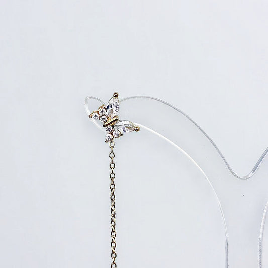 Orecchino “Ali Leggere” – Pendente Delicato dall’Eleganza Aerea