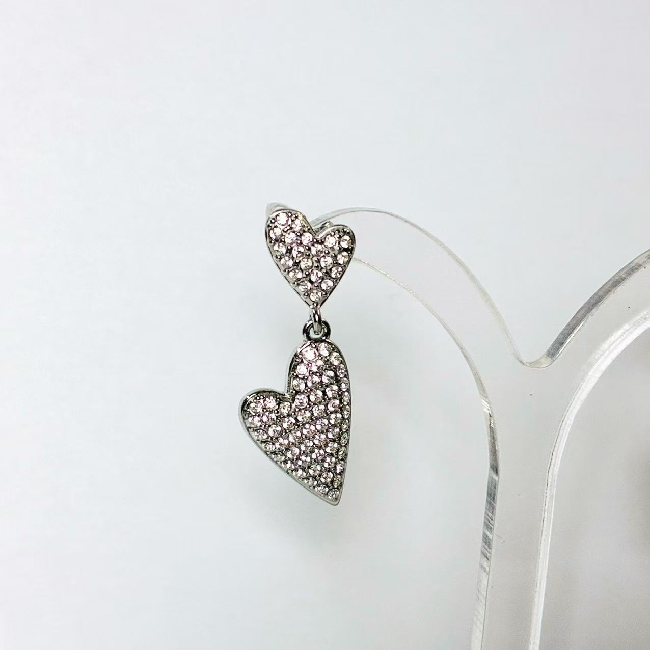 Orecchini “Doppi Cuori Brillanti” – Eleganza Romantica e Luce Raffinata