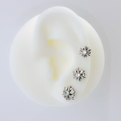 Set 3 orecchini “Fiore di Ghiaccio” – Delicatezza Brillante in Stile Minimal