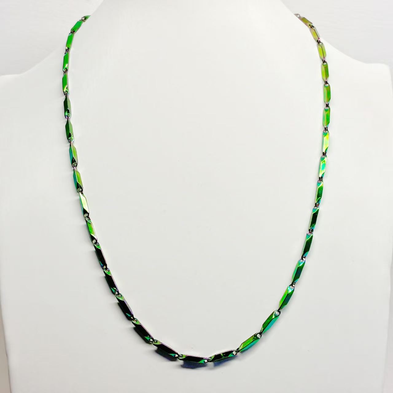 Collana geometrica cangiante | in acciaio inox