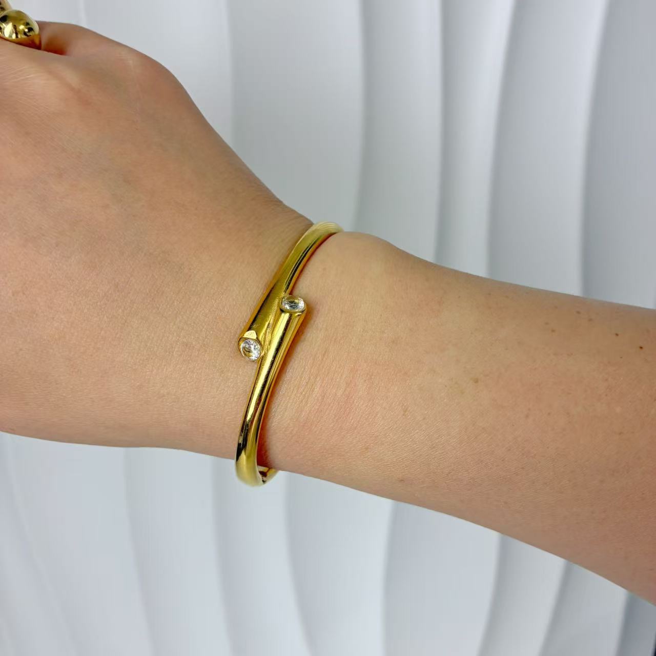 (B147)Bracciale rigido donna in acciaio inox