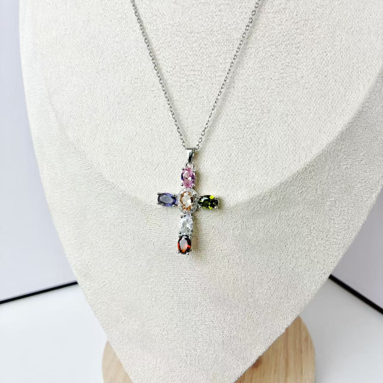 Collana Croce Arcobaleno