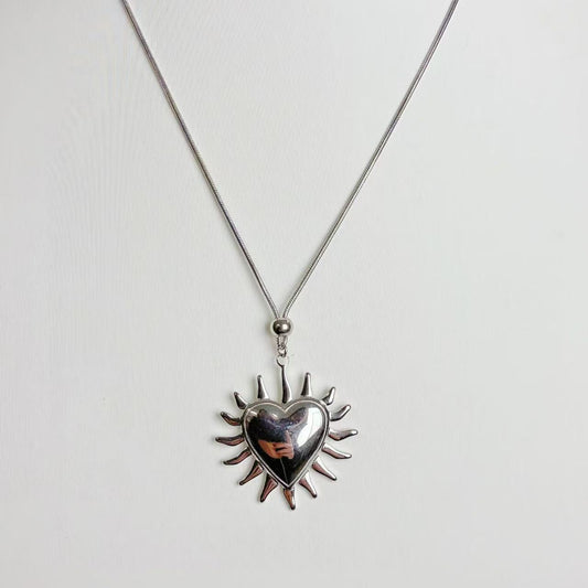 Collana “Cuore di Sole” – Energia Dorata &amp; Eleganza Radiosa