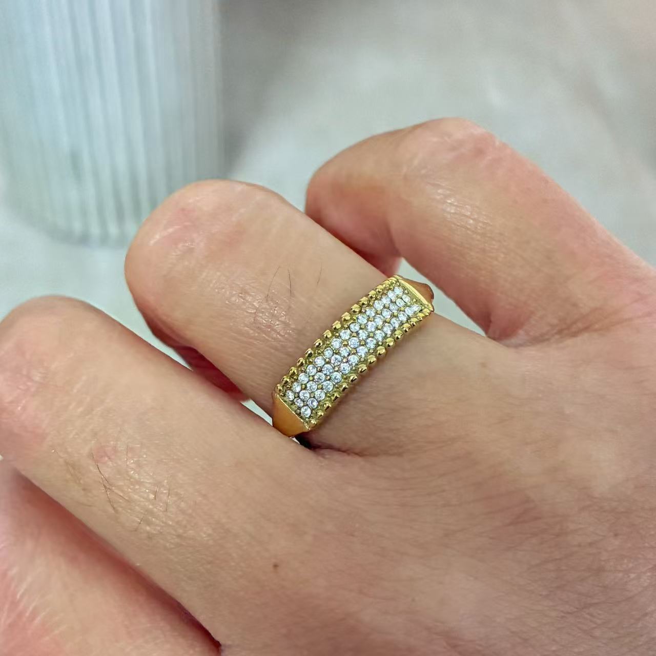 Anello Fascia Pavé di Zirconi