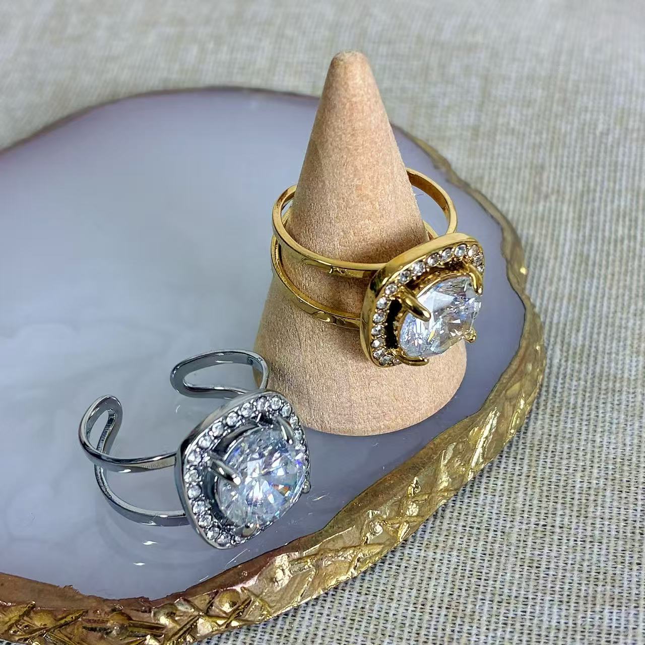 Anello “Vetro di Stelle” – Brillantezza senza Tempo