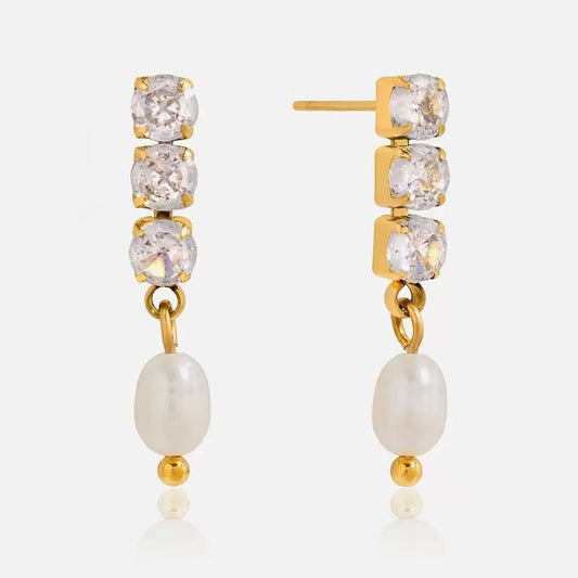 Orecchini Pendenti con Zirconi e Perla – Eleganza Luminosa per Ogni Occasione