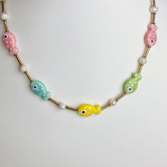 Collana “Pesciolini Pop” – Colori Vivi e Spirito Estivo