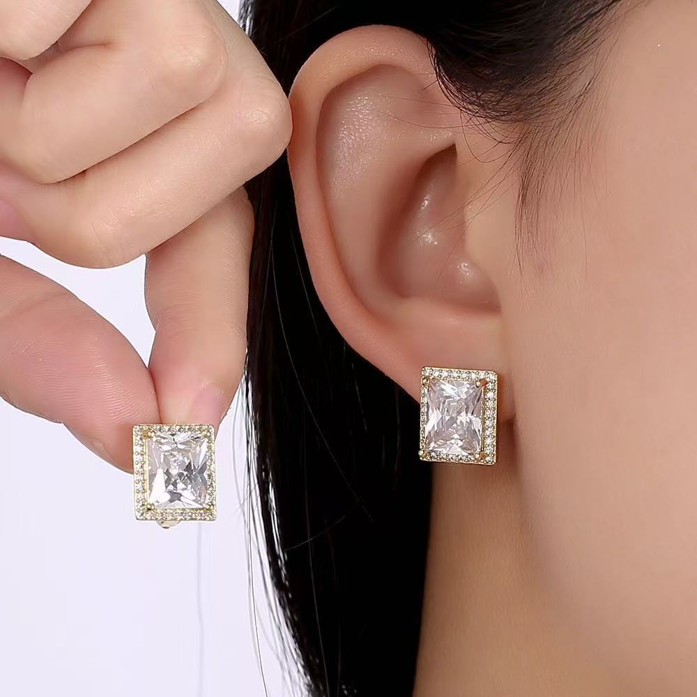 Orecchini “Luce Reale” con Zircone