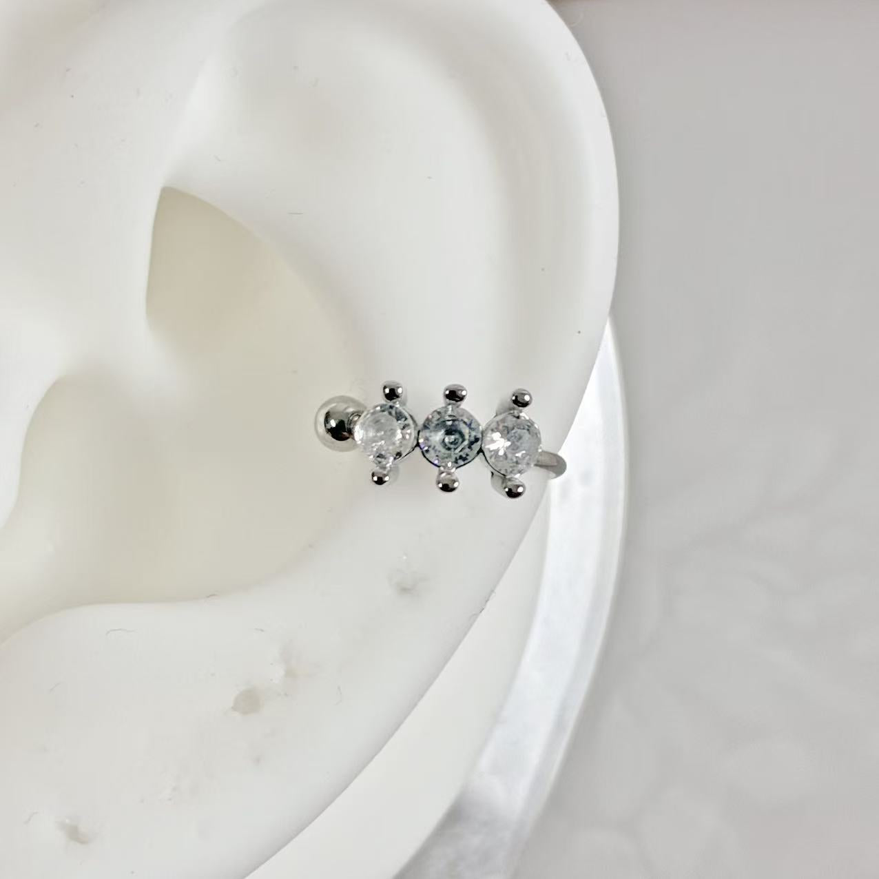 Ear cuff “Trio” – Tre respiri di luce