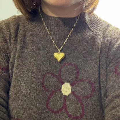 Collana con Ciondolo a Cuore Oversize – Stile Minimal Chic