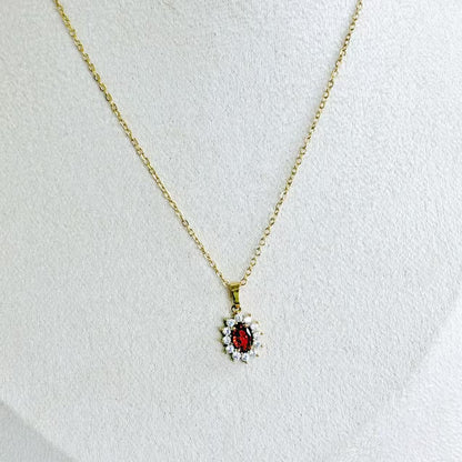 Collana "Splendore Regale" – Pendente a Rosetta con Cristalli