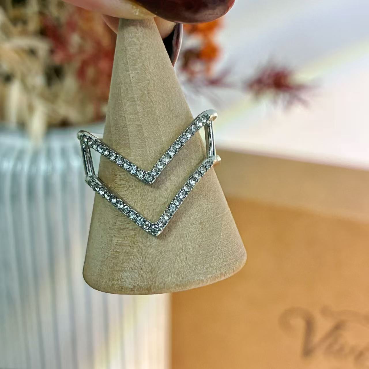 Anello “Doppia V”