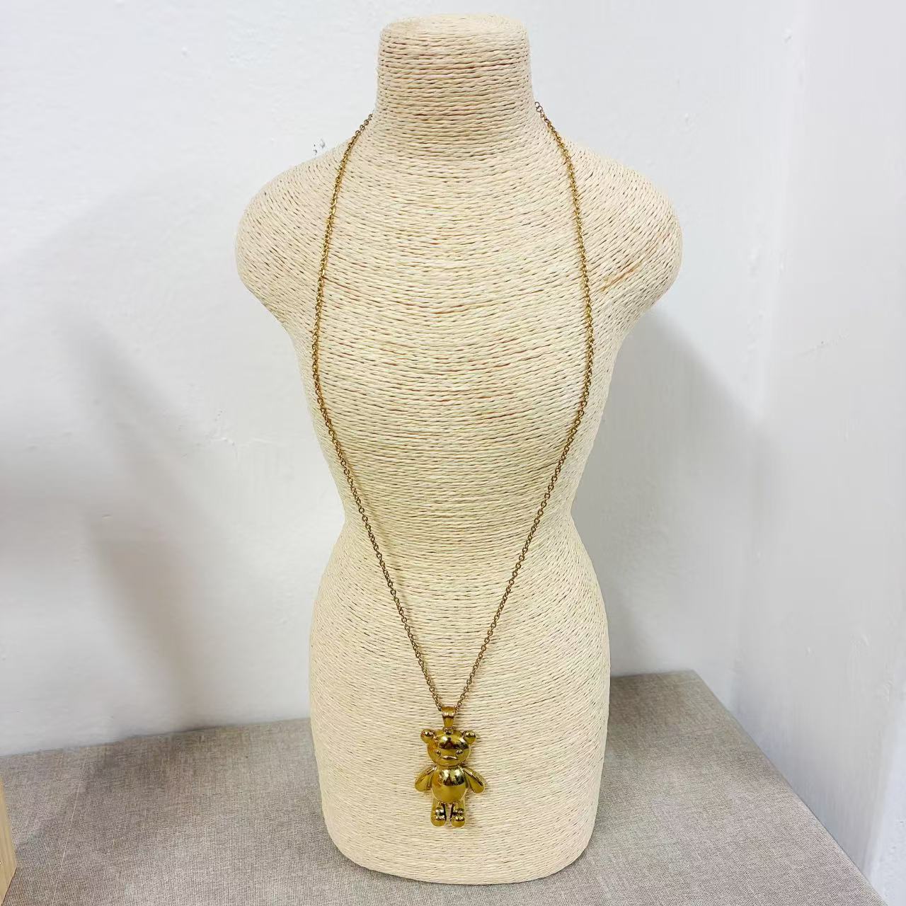 Collana lunga con ciondolo orsetto