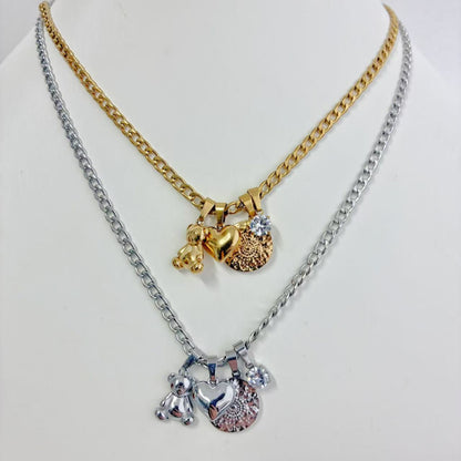 Collana “Charms Luminosi” – Dettagli Romantici e Stile Moderno