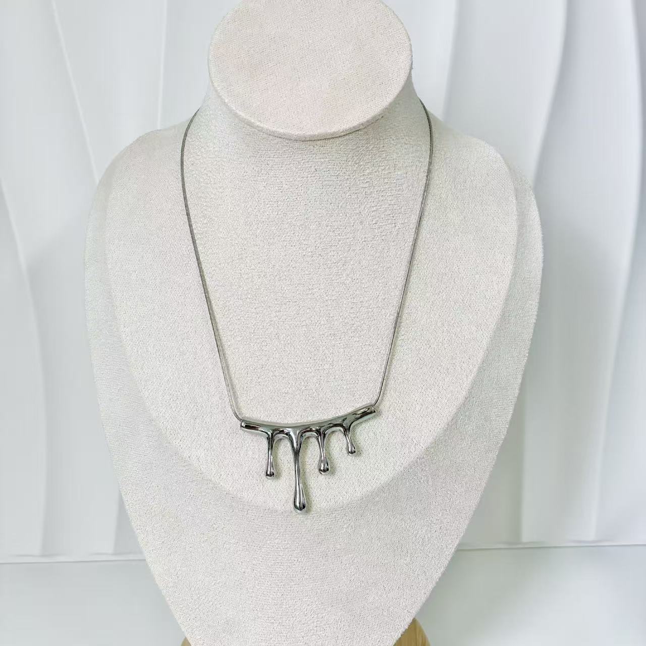 (C249)Collana con ciondolo punto luce in acciaio inox