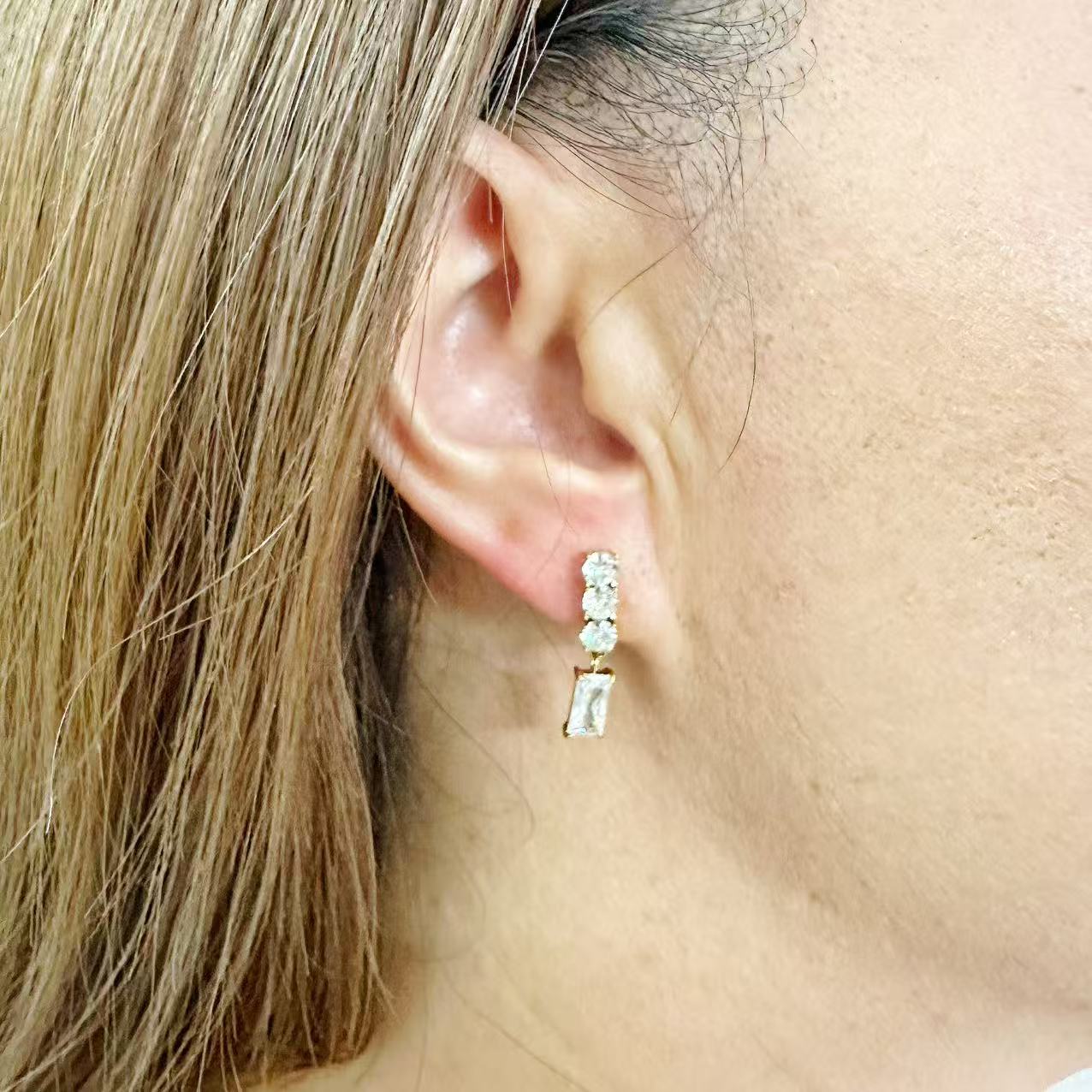 (O080)Orecchini trilogy in acciaio inox