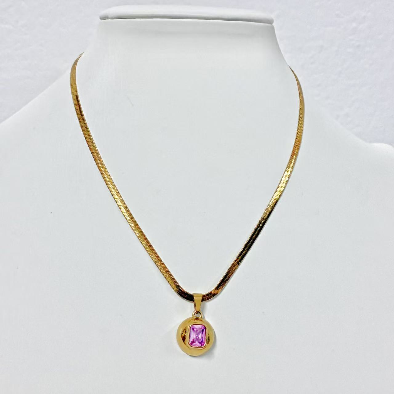 Collana “Luce Rosa” – Eleganza Minimal e Brillantezza Femminile