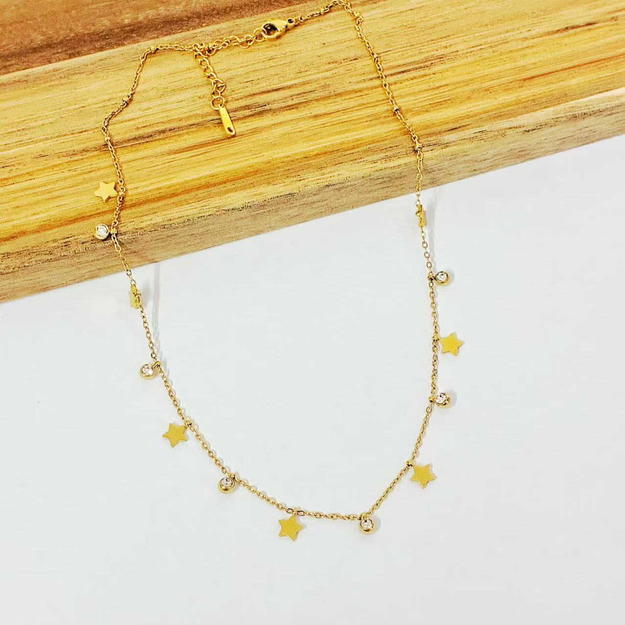 Collana “Cielo di Sogni” – Scintille di Eleganza Leggera