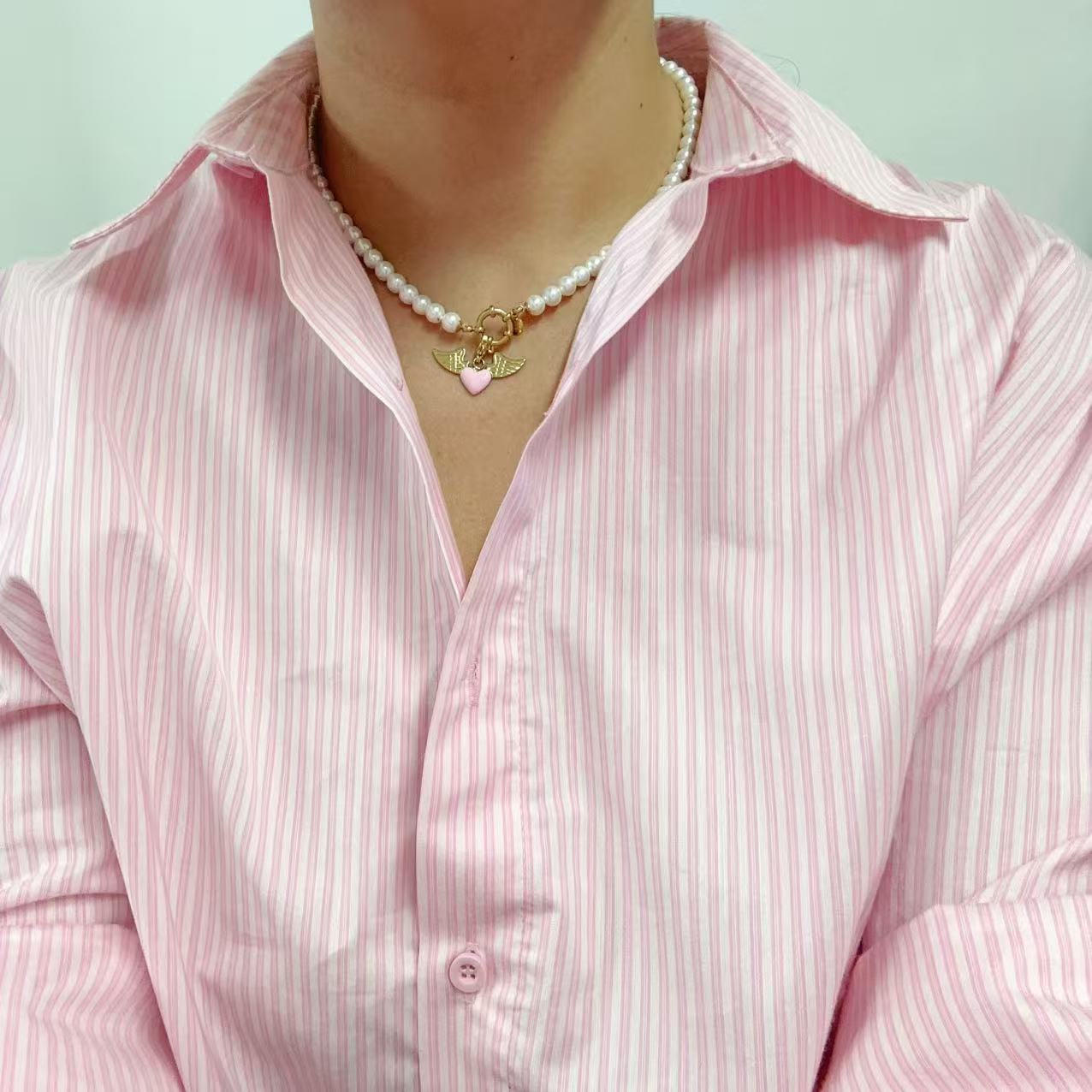 (C316)Collana cuore rosa smaltato con ali