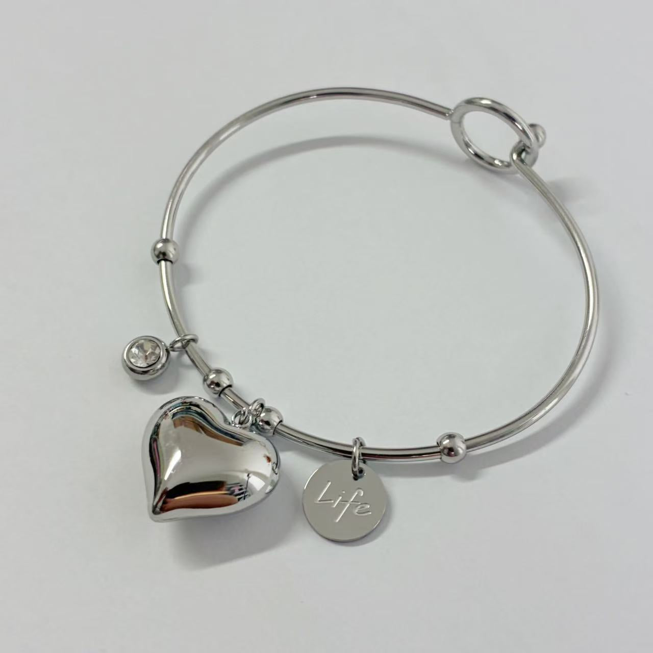 Bracciale “Essenza di Vita” – Charme con Cuore Pendente