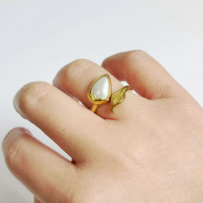 Anello Foglia con Goccia Perlata – Acciaio Inossidabile