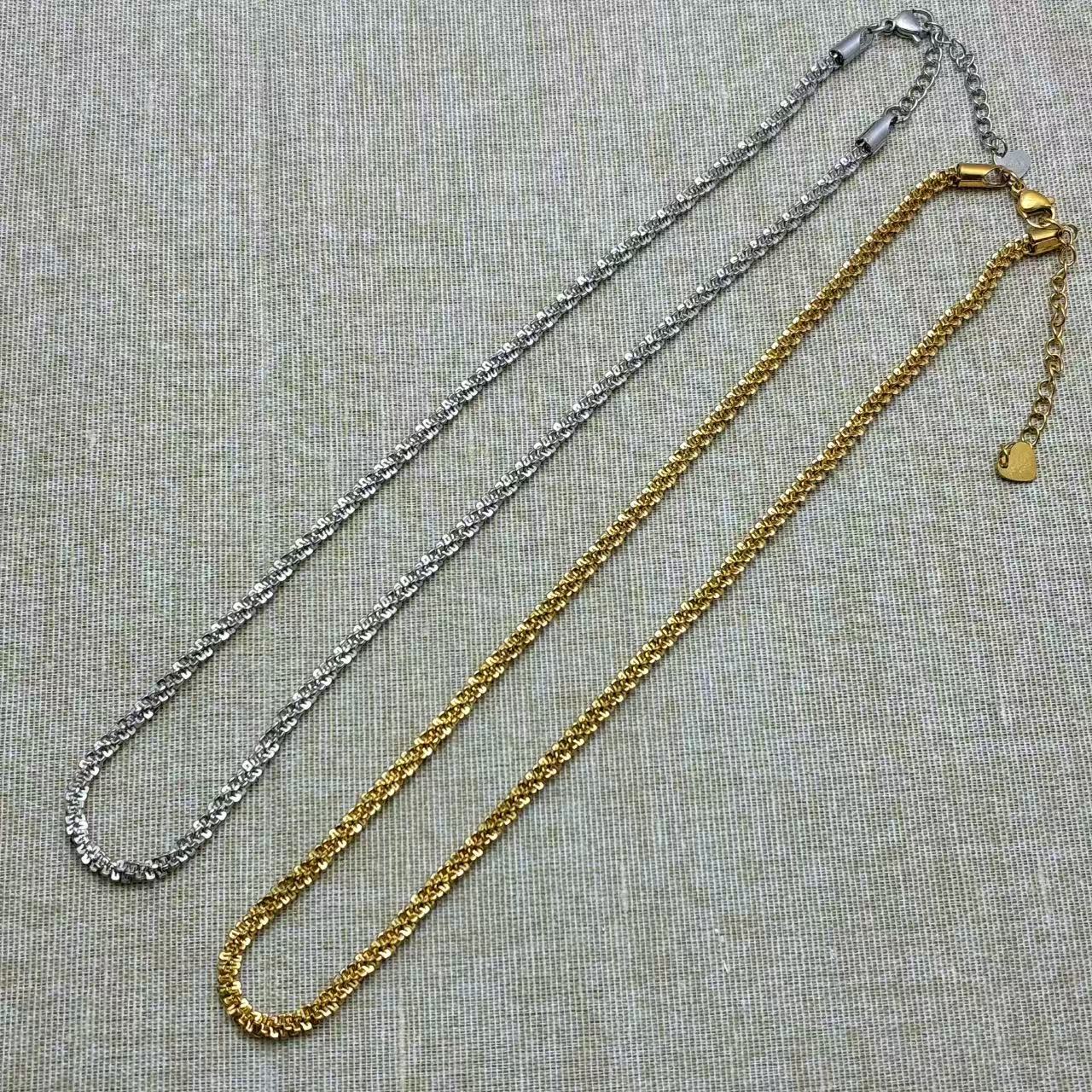 (C344)Collana essenziale