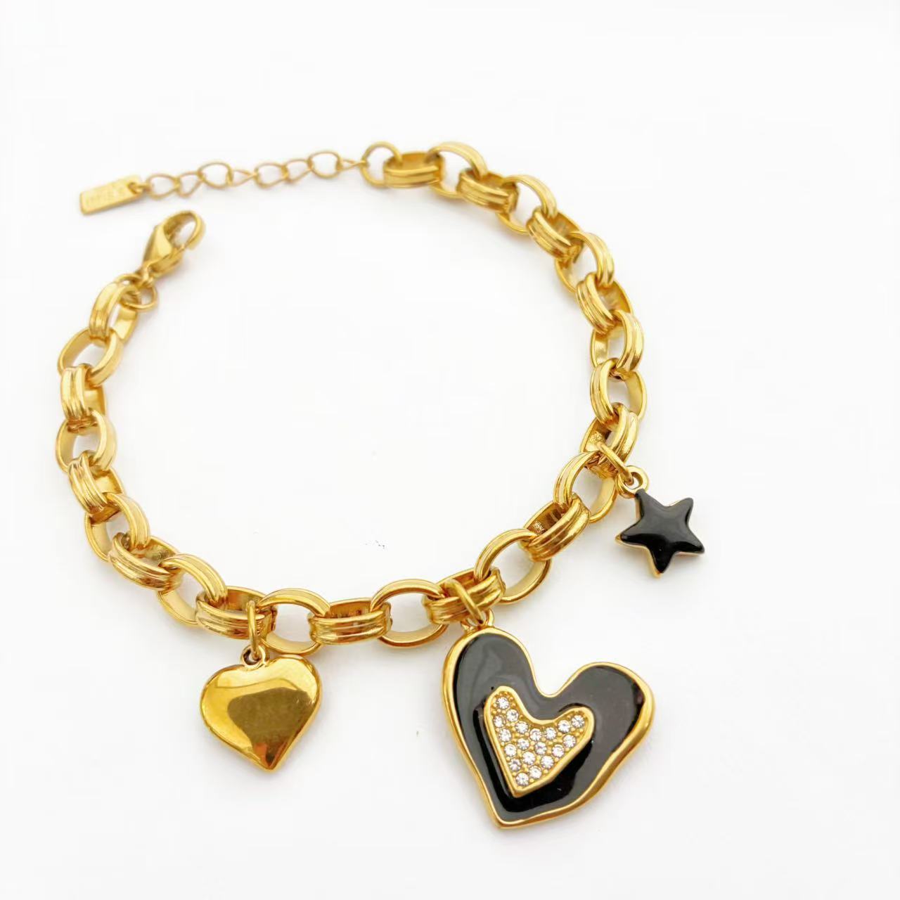 Bracciale Charm – Catena Bold con Cuore Smaltato &amp; Stella