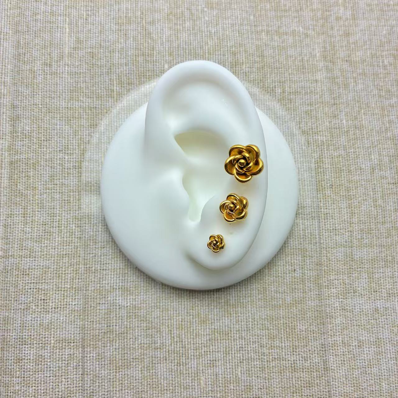 (O234)Set orecchini 3 pezzi rose