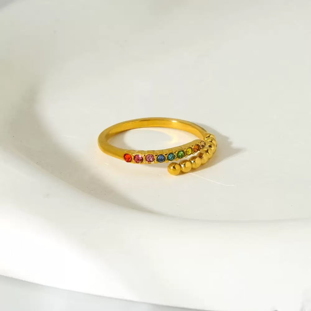 Anello con Zirconi Arcobaleno – Delicato, Luminoso e Moderno