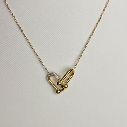 Collana “Cuore Link” – Eleganza Moderna con un Tocco di Brillantezza
