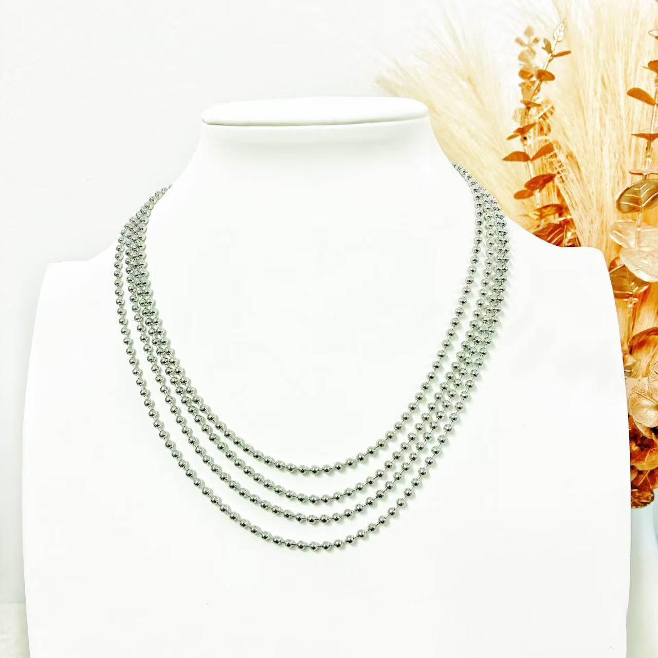 Collana “Strati di Perline” – Eleganza Semplice in Linee Sovrapposte