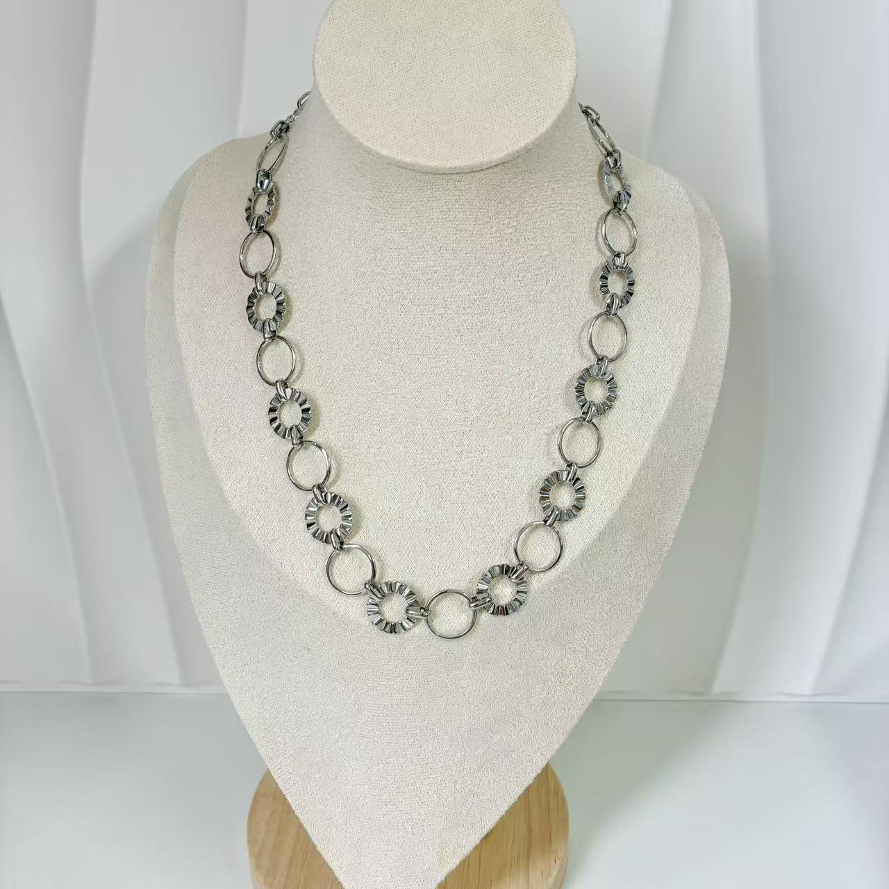 (C179)Collana girocollo in acciaio inox