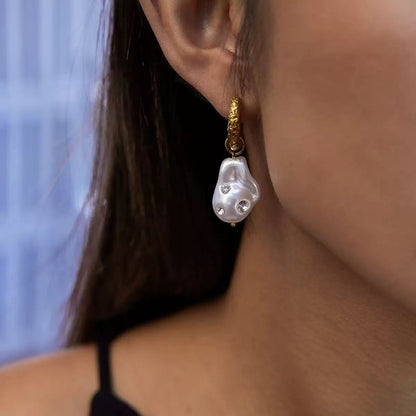 Orecchini Pendenti con Dettagli Irregolari — Eleganza Materica e Brillantezza Sofisticata