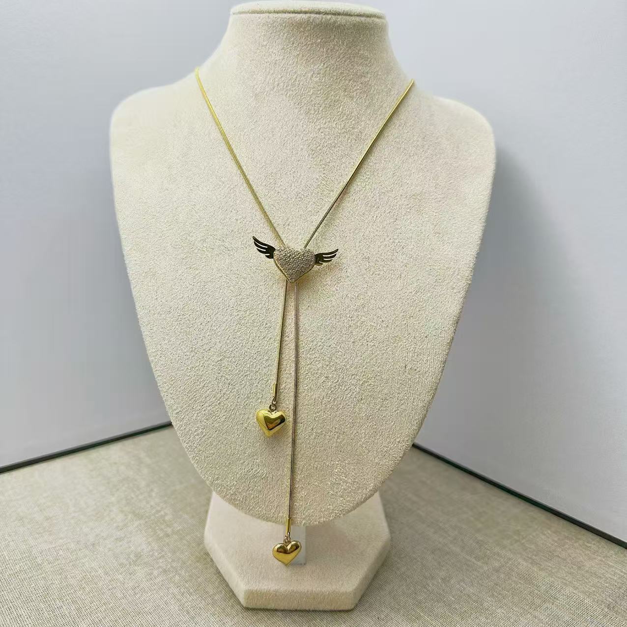 (C308)Collana cuori chevalier con ali