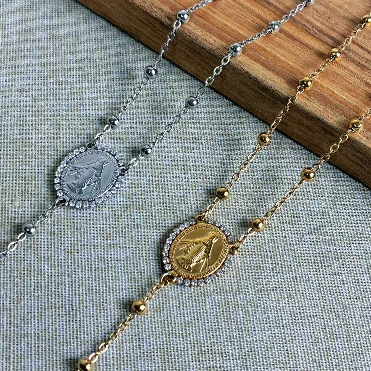 Collana “Preghiera” – Un simbolo di grazia e protezione