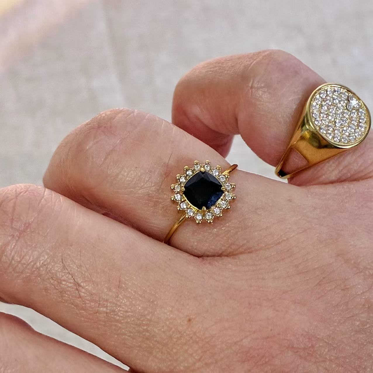 Anello “Cornice”