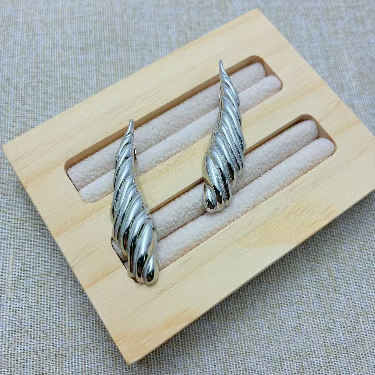 (O216)Orecchini Donna Piuma Dorata Design Elegante