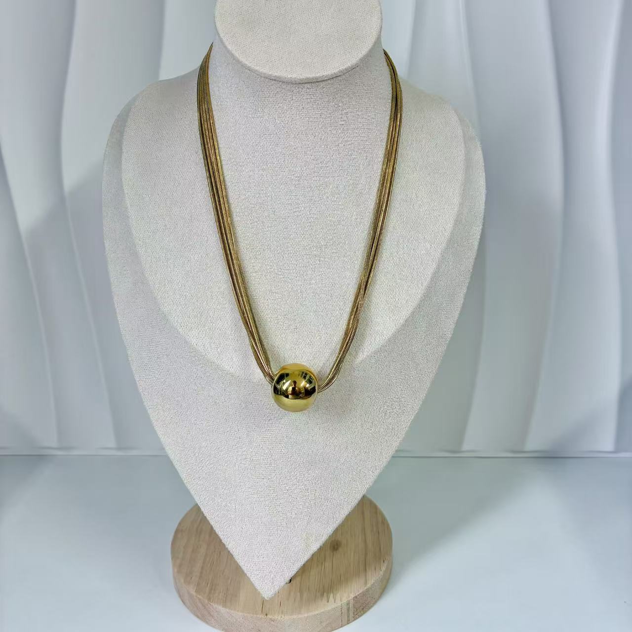 (C235)Collana 5 fili con pallina in acciaio inox