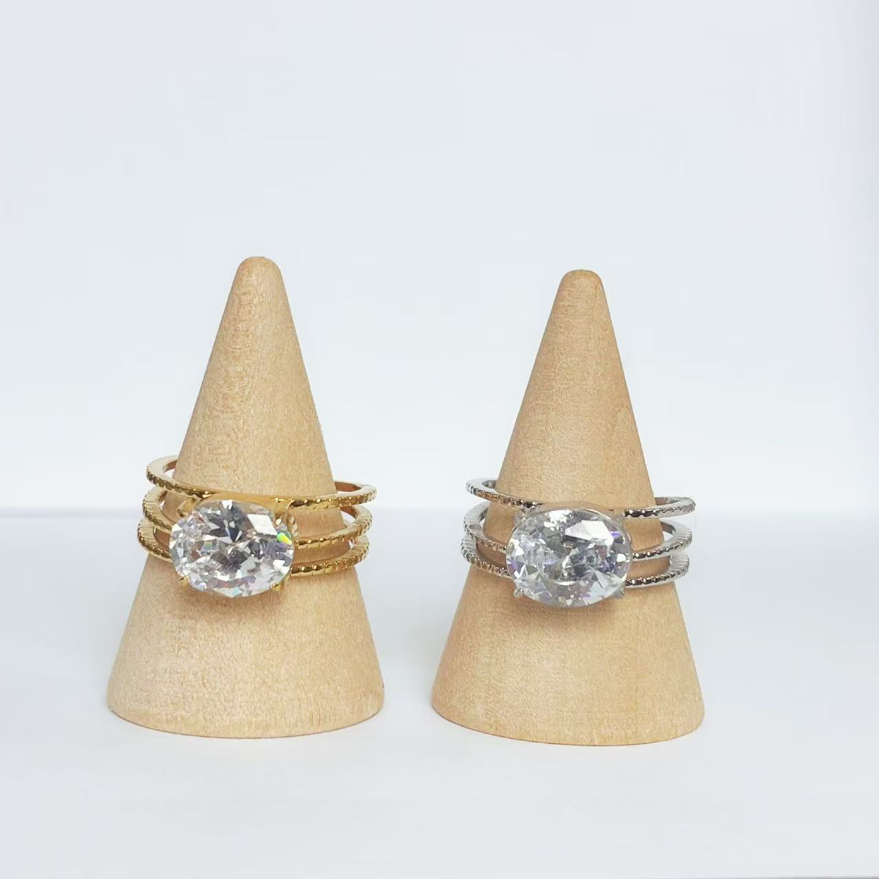 Anello “Splendore Sovrapposto” – Eleganza Luminosissima in Stile Stackable