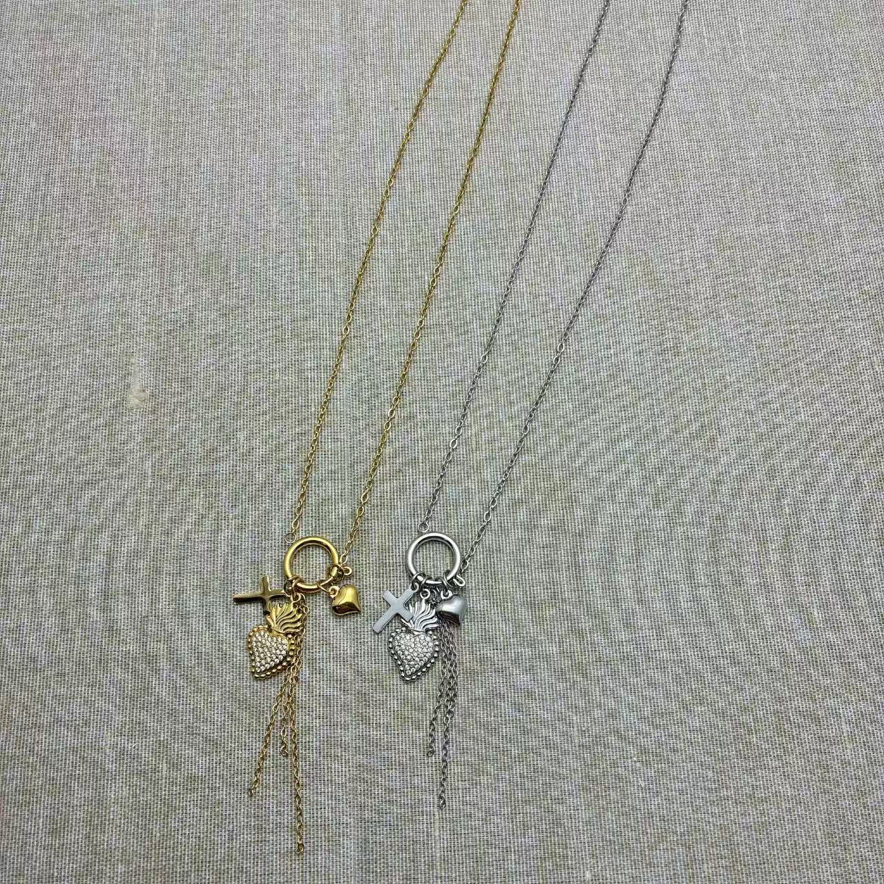 (C345)Collana con ciondoli