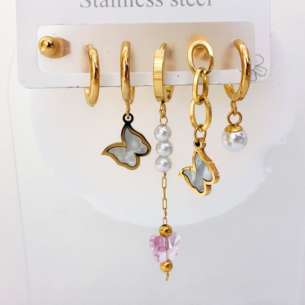 Set 6 Orecchini Asimmetrici con Farfalle &amp; Perle – Raffinatezza Creativa