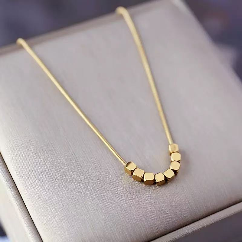 [Offerte] Collana "Cubetti Moderni" – Girocollo con Elementi Geometrici