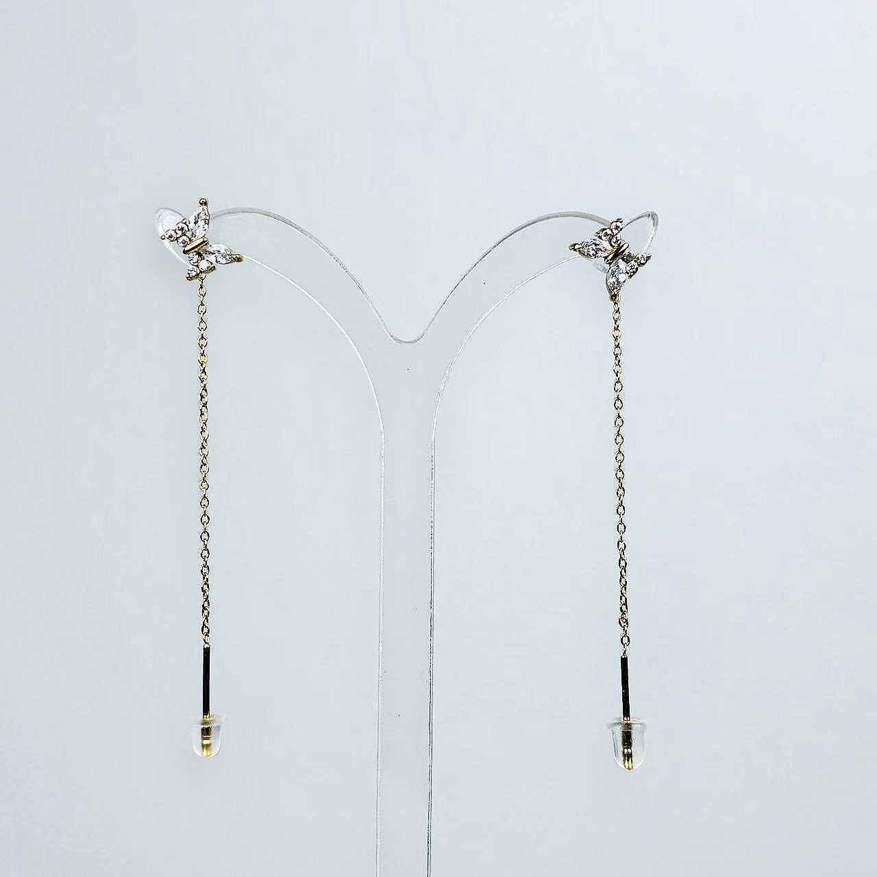 Orecchino “Ali Leggere” – Pendente Delicato dall’Eleganza Aerea