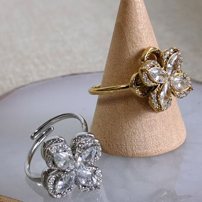 Anello “Petalo di Brillantezza” – Grazia e Luce Naturale