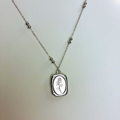 Collana “Rosa Incisa” – Eleganza Romantica in Stile Classico Contemporaneo