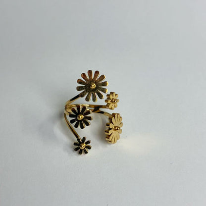Anello Aperto con Margherite – Dorato, Romantico e Regolabile