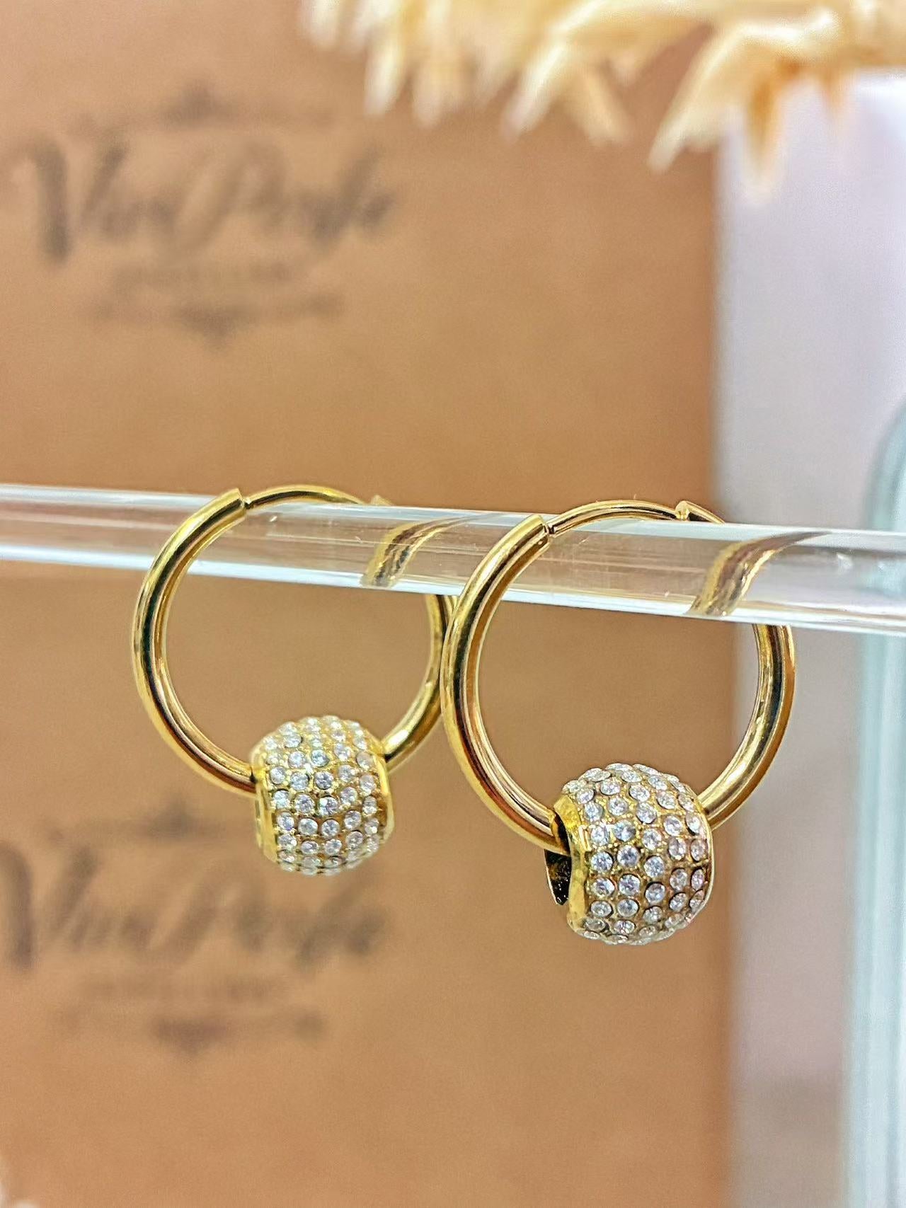 Orecchini Cerchio con Dettaglio Brillante