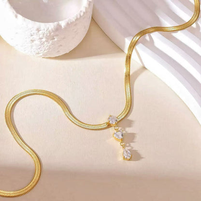 Collana "Serpente di Luce" – Girocollo con Pendente Trilogy